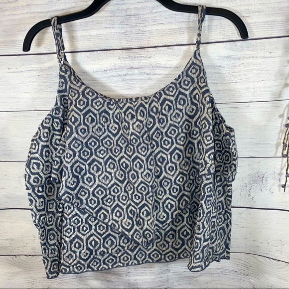 GAP Tops - Gap gray and white Adjustable Strap Ruffle front Crop Top Size XL